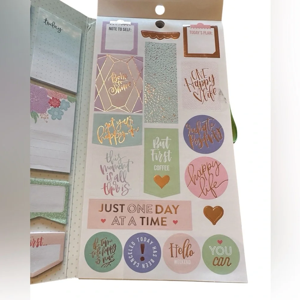 The Happy Planner Daydreamer Accessory Book